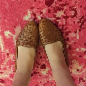Vintage Cole Haan basket weave leather flats